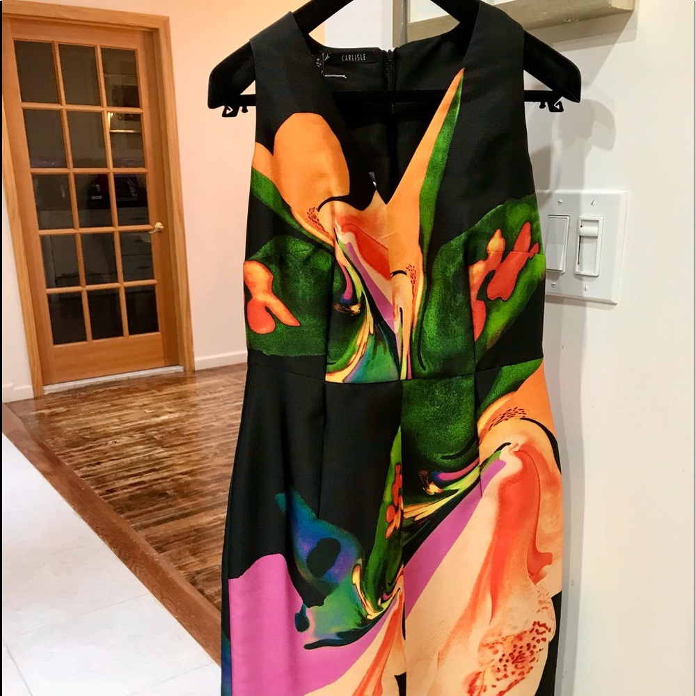 Dress - Picture 2 of 10